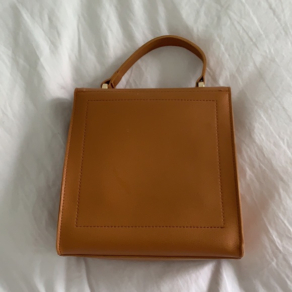 Caramel vegan leather handbag - Picture 2 of 4